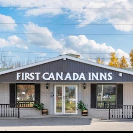 First Canada Hotel Cornwall Hwy 401 On 外观 照片