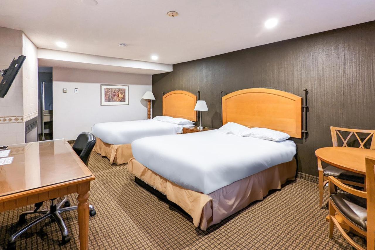 First Canada Hotel Cornwall Hwy 401 On 外观 照片