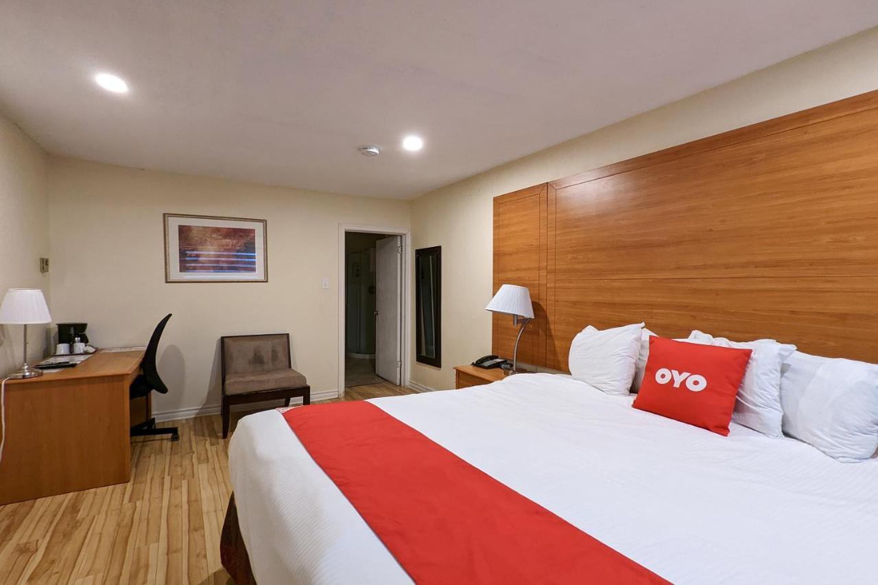 First Canada Hotel Cornwall Hwy 401 On 外观 照片